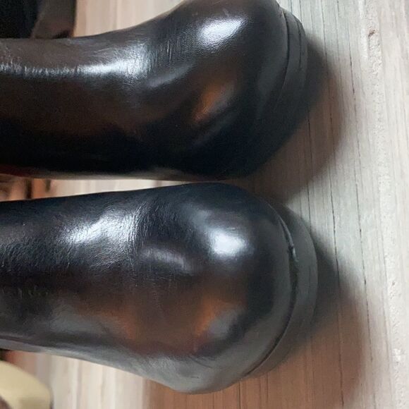 Tommy Hilfiger Ankle Booties Heels Black 6 Buckle Gold Trendy Chic Sleek Dark - Picture 6 of 9